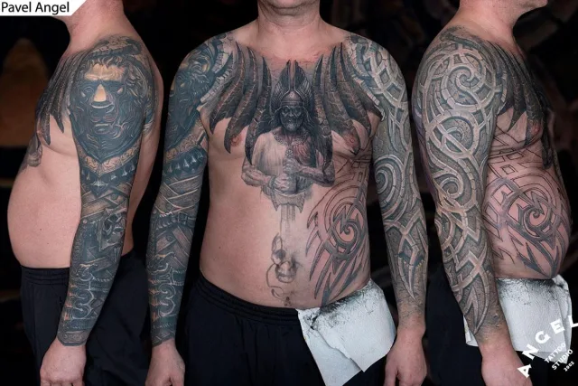 Stone Sleeves Chest